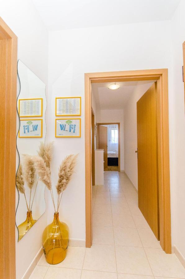Spacious Apartment Smile With Terrace And Secure Garage Split Zewnętrze zdjęcie