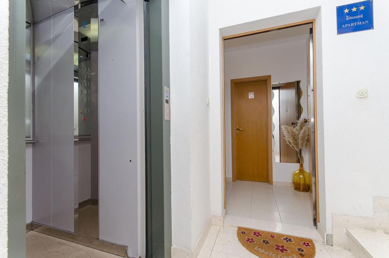 Spacious Apartment Smile With Terrace And Secure Garage Split Zewnętrze zdjęcie